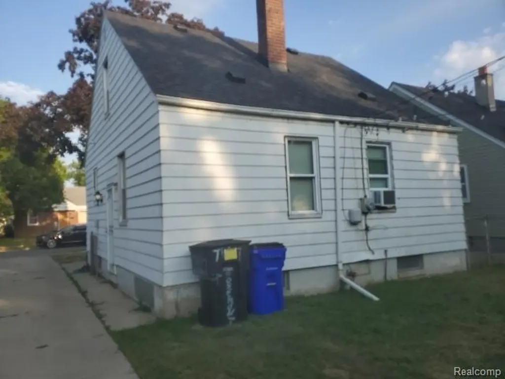 7407 Rosemont Avenue Detroit City MI 48228