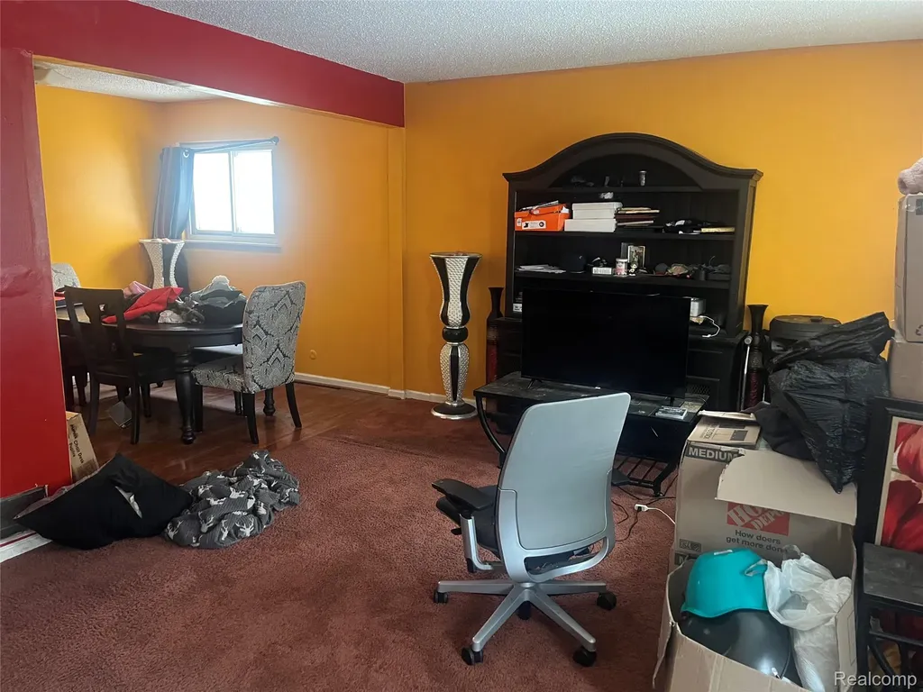 4910 Westpoint Street Dearborn Heights City MI 48125