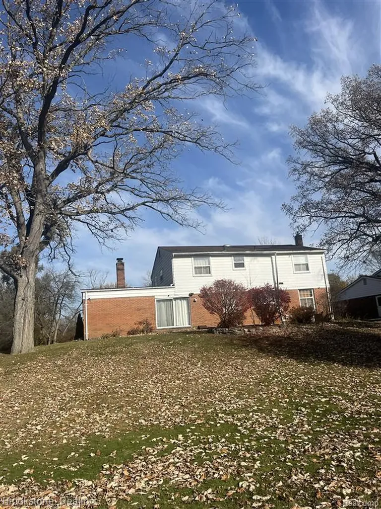 28917 Ramblewood Drive Farmington Hills City MI 48334