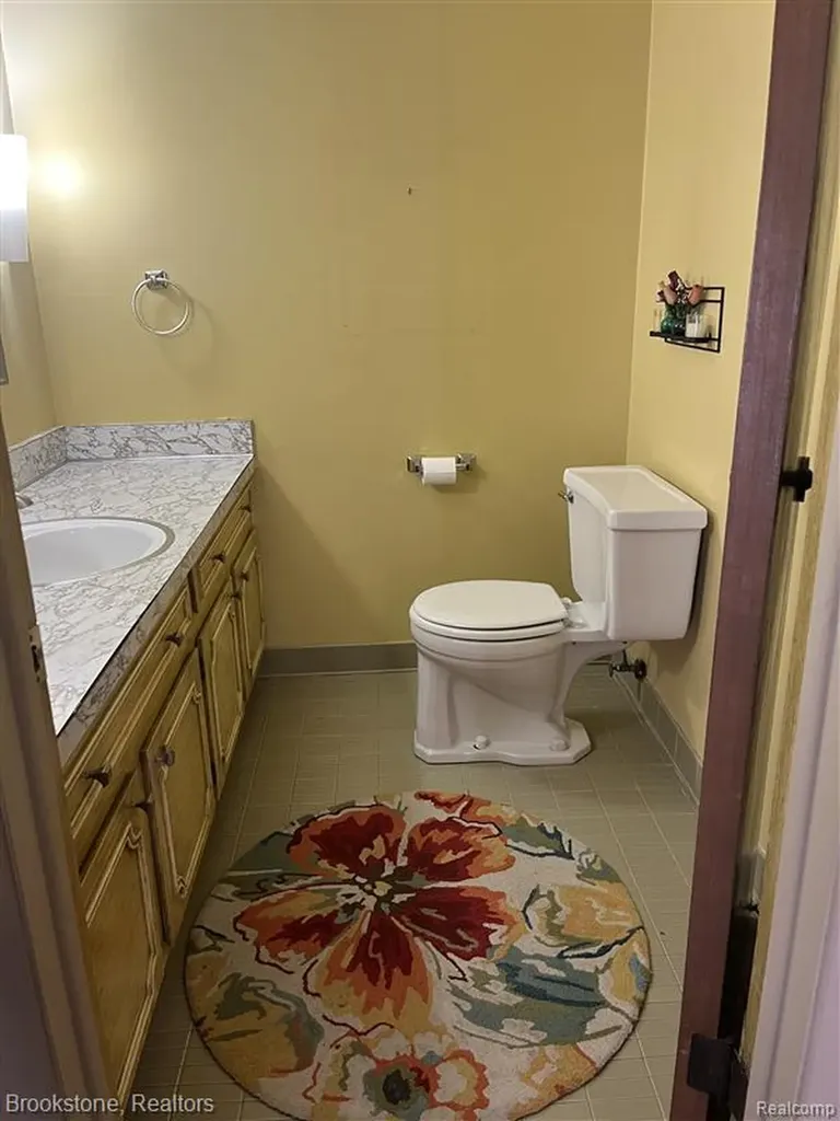 28917 Ramblewood Drive Farmington Hills City MI 48334