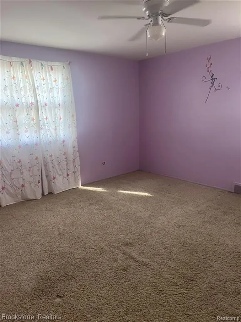 28917 Ramblewood Drive Farmington Hills City MI 48334