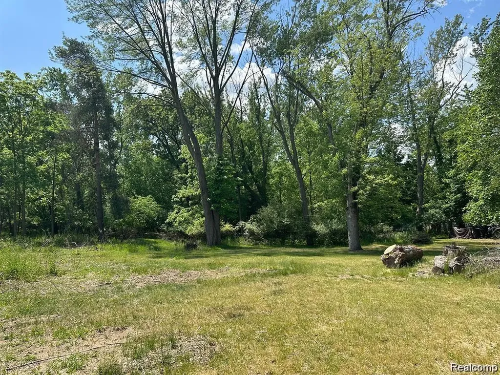 2043 S Long Lake Road Fenton City MI 48430