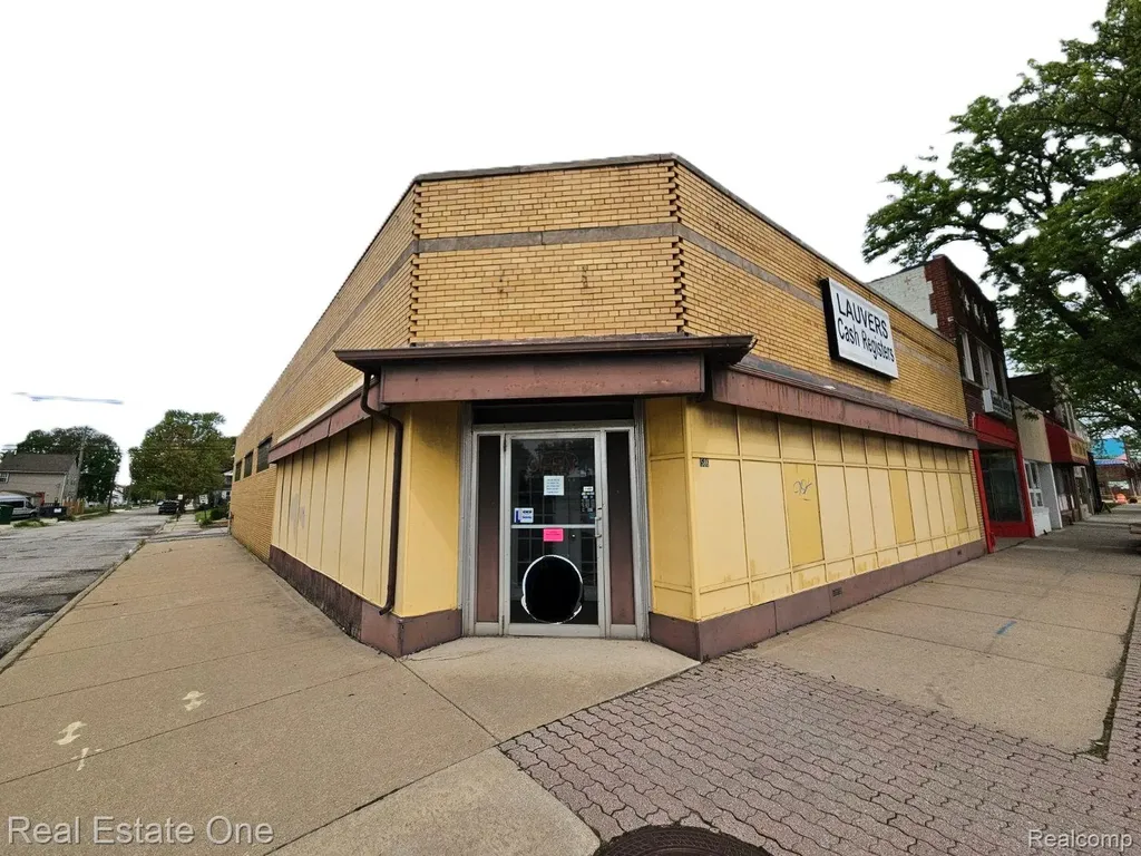 1586 Fort Street Lincoln Park City MI 48146