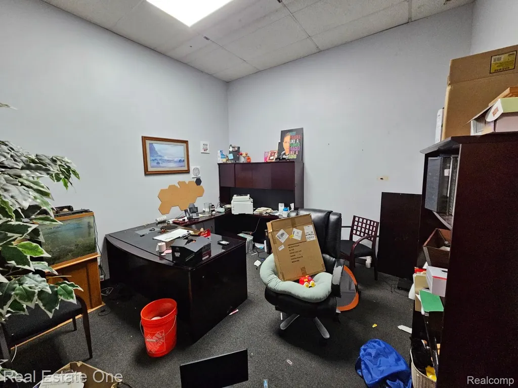 1586 Fort Street Lincoln Park City MI 48146