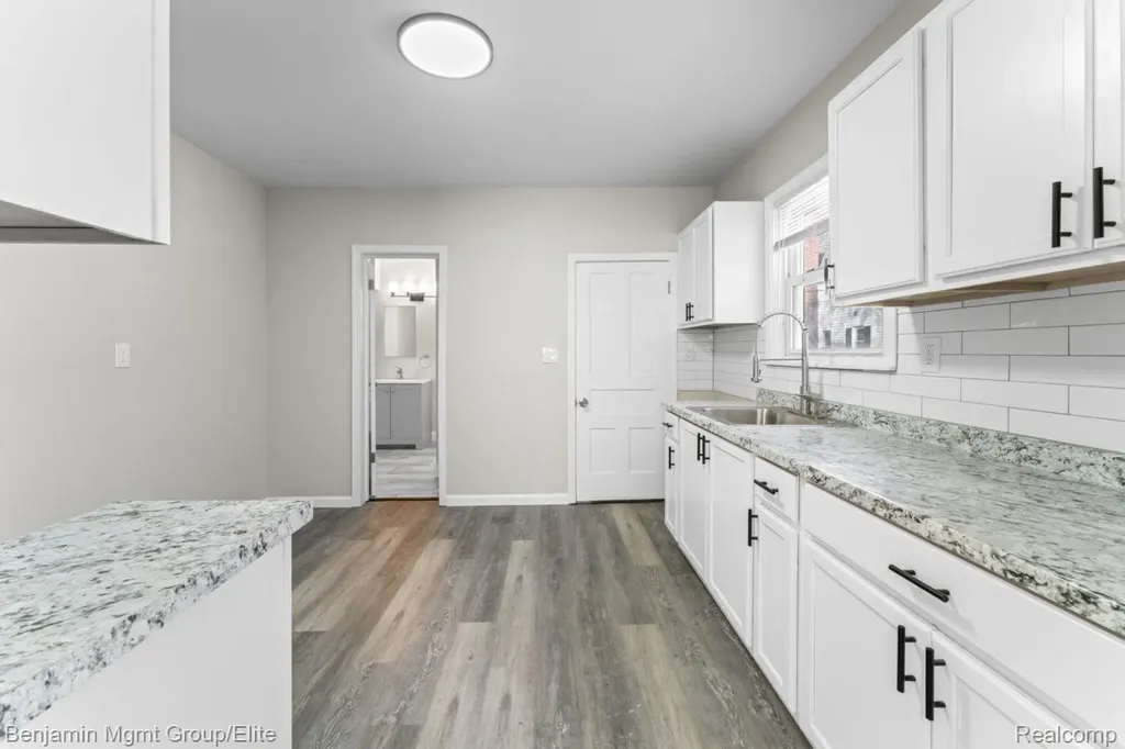 532 Fox Street Lapeer City MI 48446