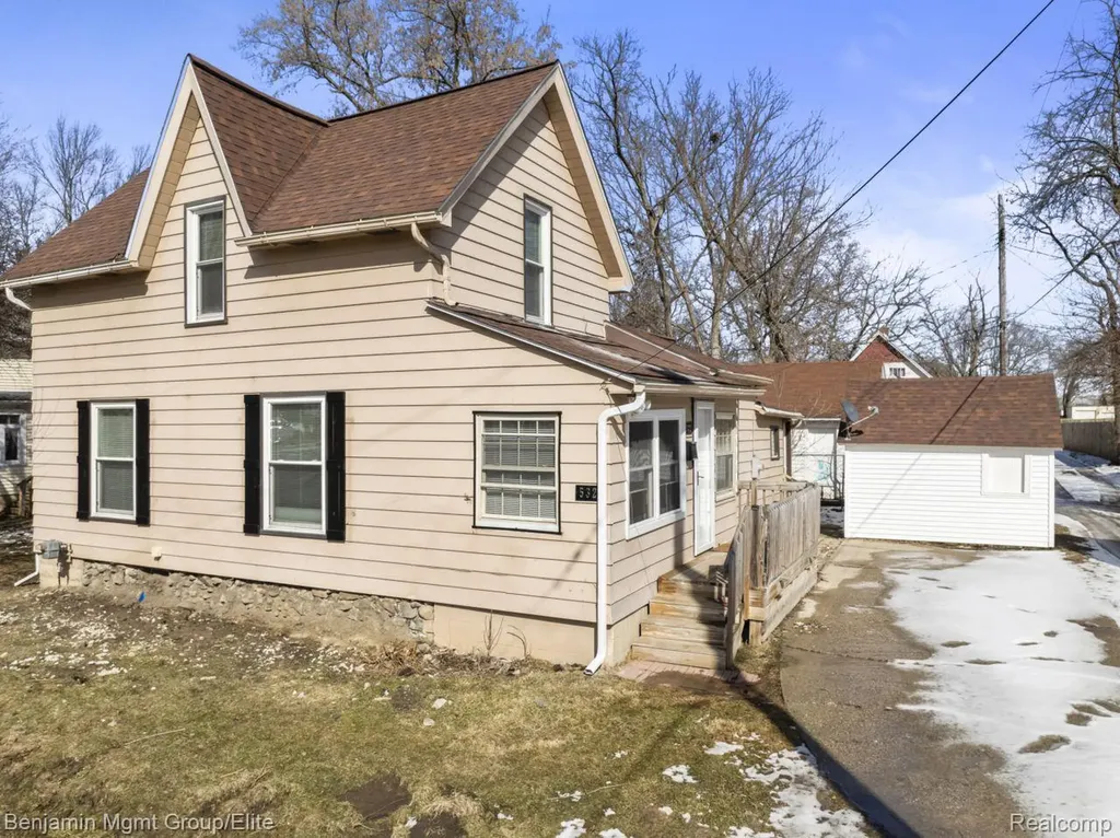 532 Fox Street Lapeer City MI 48446