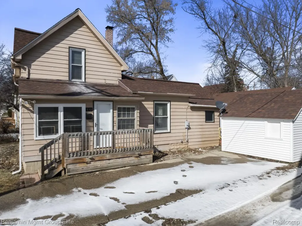 532 Fox Street Lapeer City MI 48446