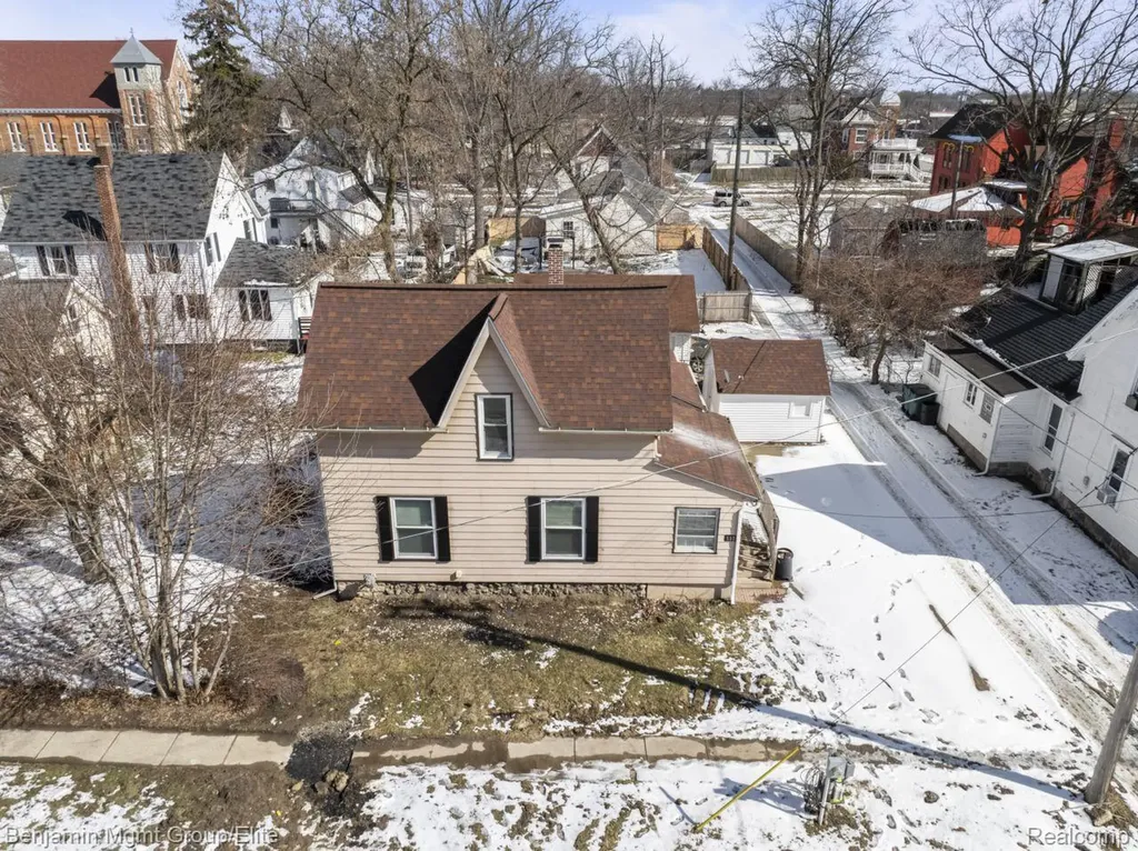 532 Fox Street Lapeer City MI 48446
