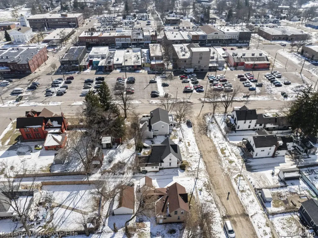 532 Fox Street Lapeer City MI 48446