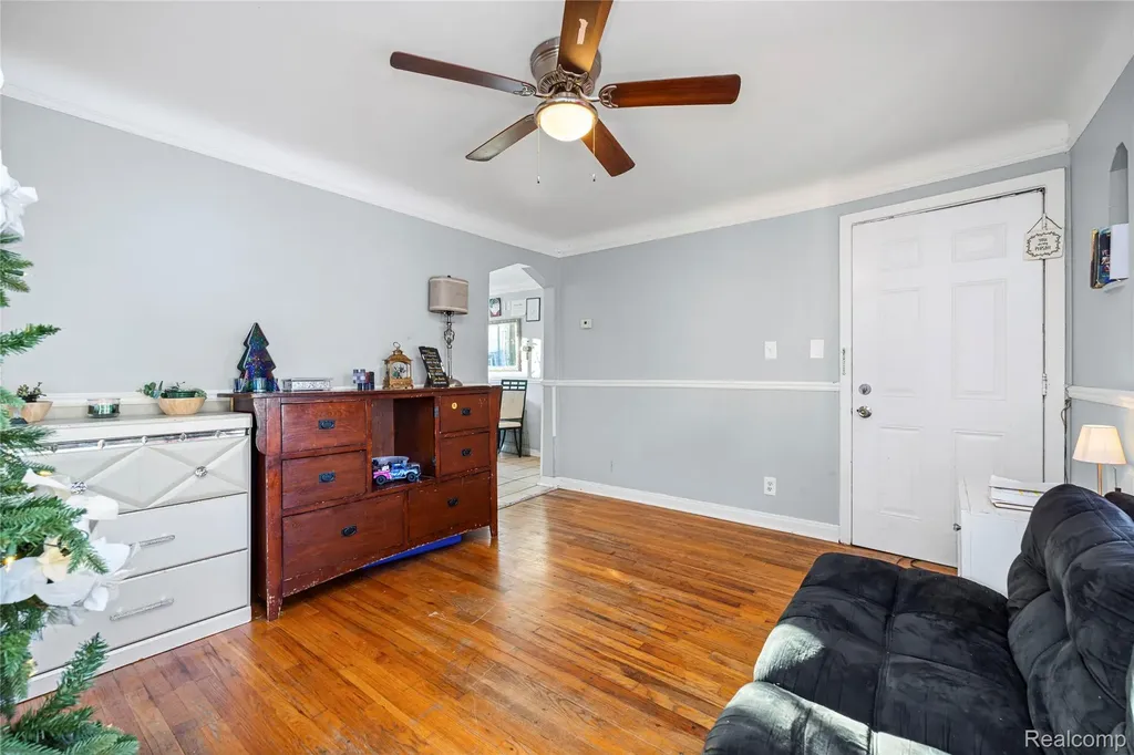 21857 Le Fever Avenue Warren City MI 48091