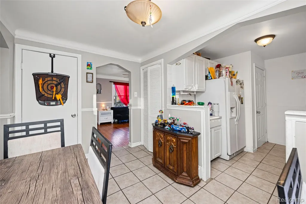 21857 Le Fever Avenue Warren City MI 48091