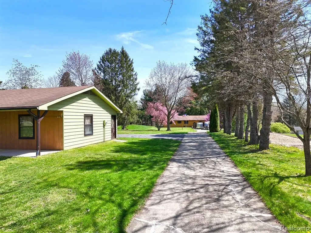 11575 Us Highway 31 Berrien Township MI 49103