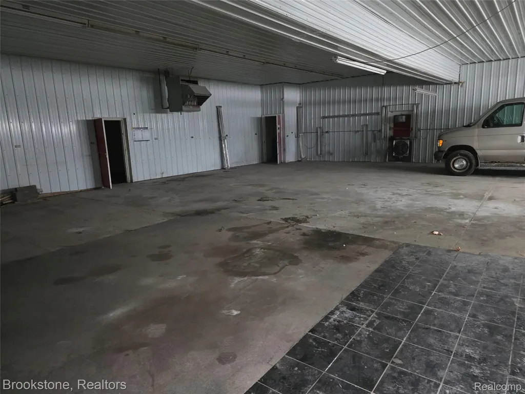 7435 N Dort Highway Genesee Charter Township MI 48458