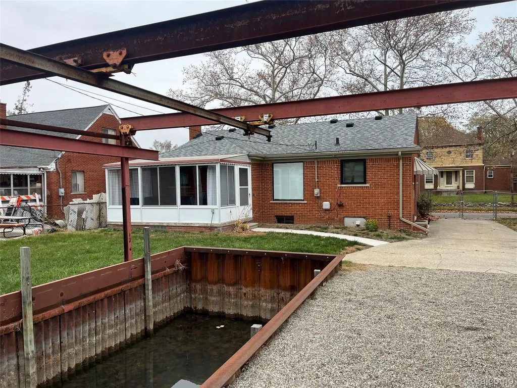 175 Ashland Street Detroit City MI 48215
