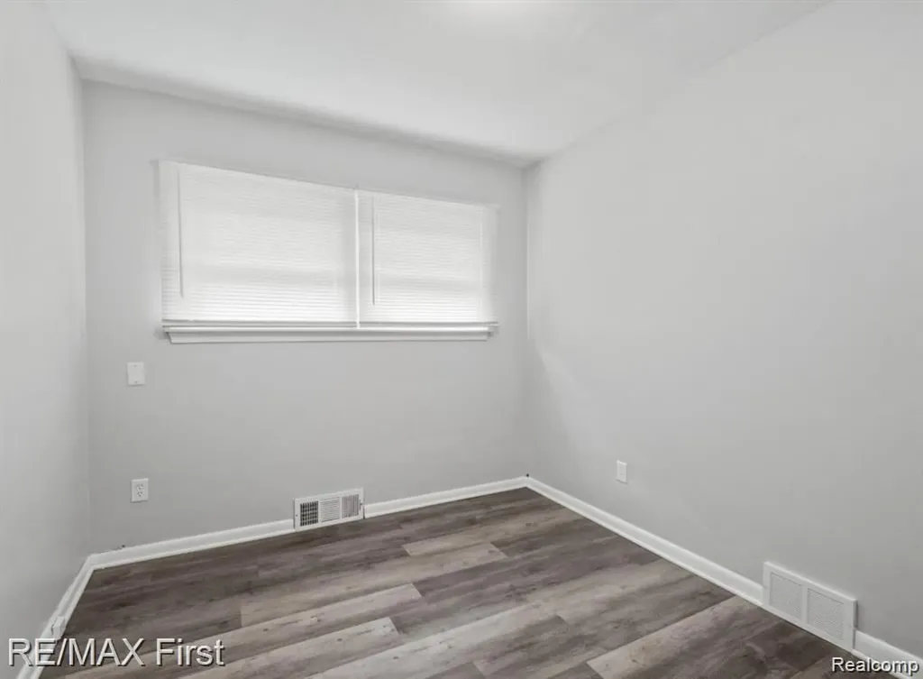 87 E Pleasant Street River Rouge City MI 48218