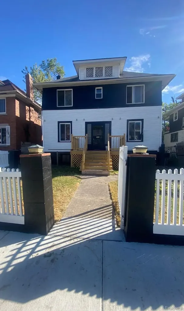 909 Burlingame Street Detroit City MI 48202