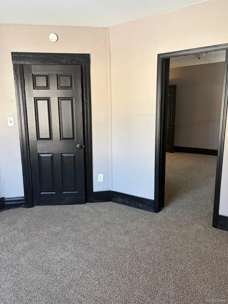 909 Burlingame Street Detroit City MI 48202