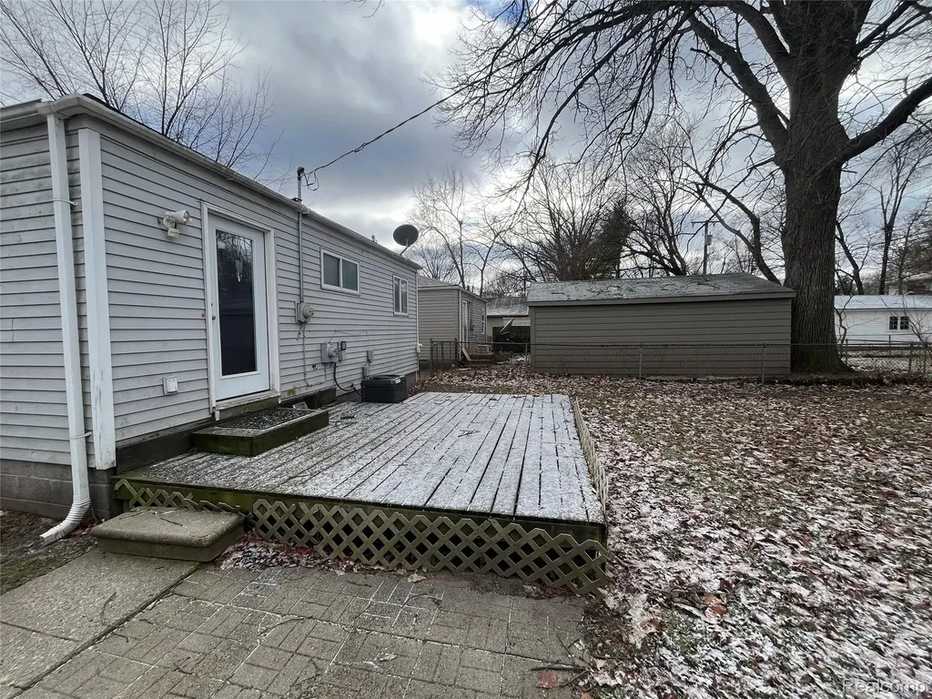 19461 Inkster Road Livonia City MI 48152