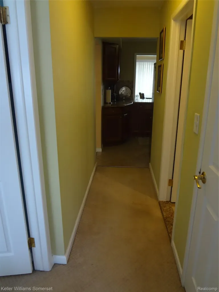 29626 Hoover Road Warren City MI 48093