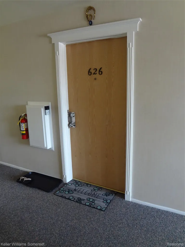 29626 Hoover Road Warren City MI 48093