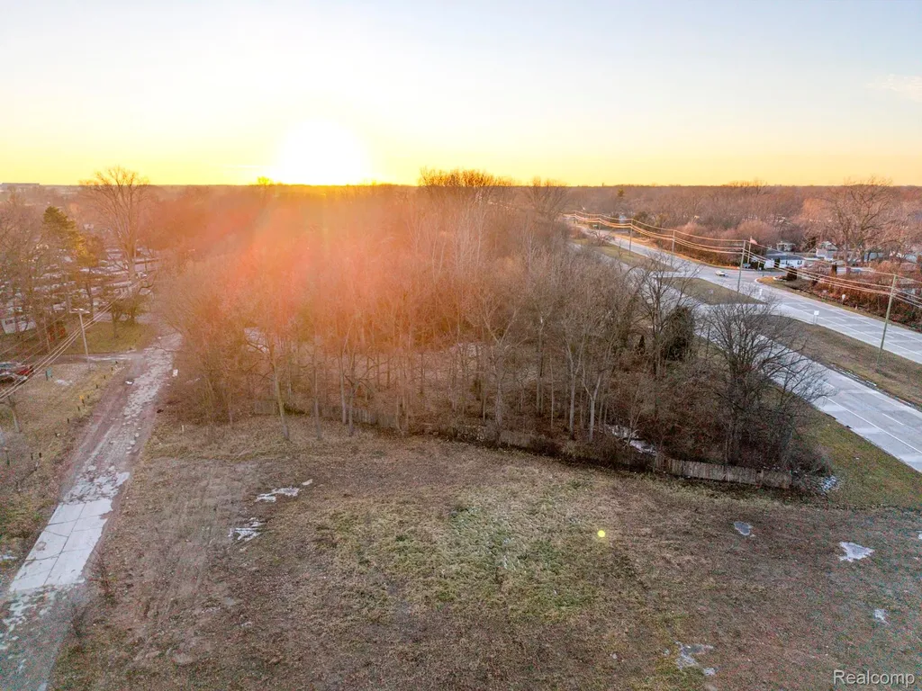 50841 Michigan Avenue Van Buren Charter Township MI 48111