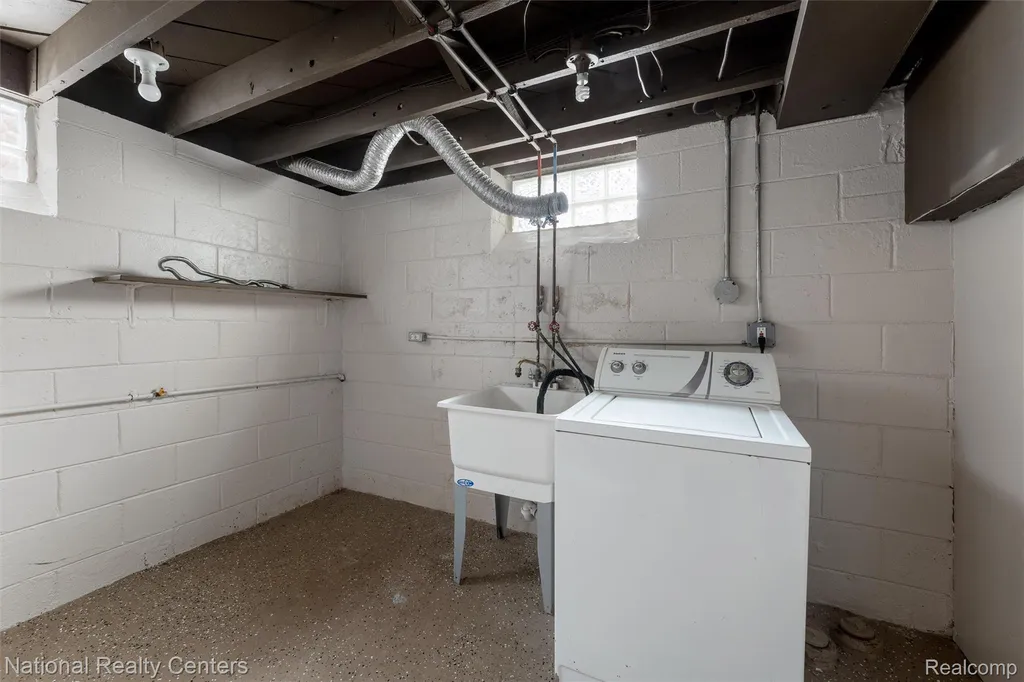 5525 Cadieux Road Detroit City MI 48224