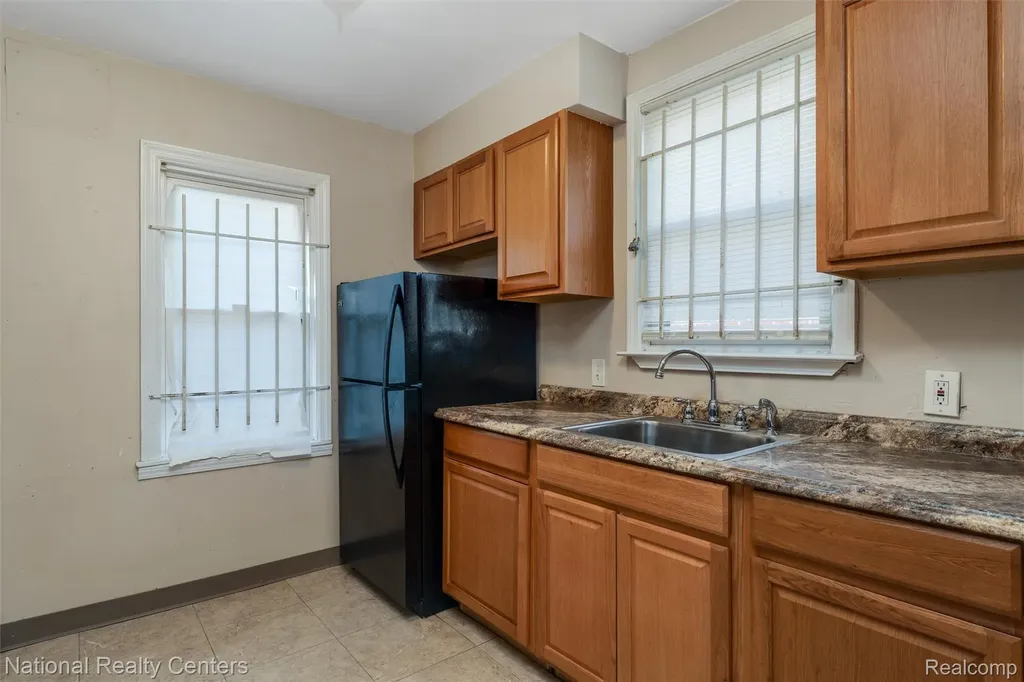 5525 Cadieux Road Detroit City MI 48224