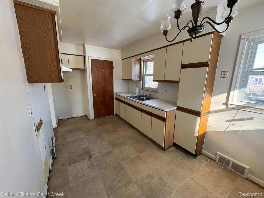29142 Rosewood Street Inkster City MI 48141