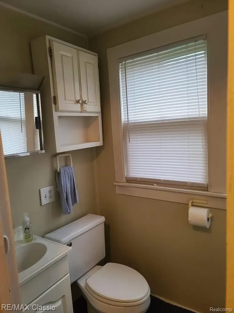 304 Baker Street Royal Oak City MI 48067