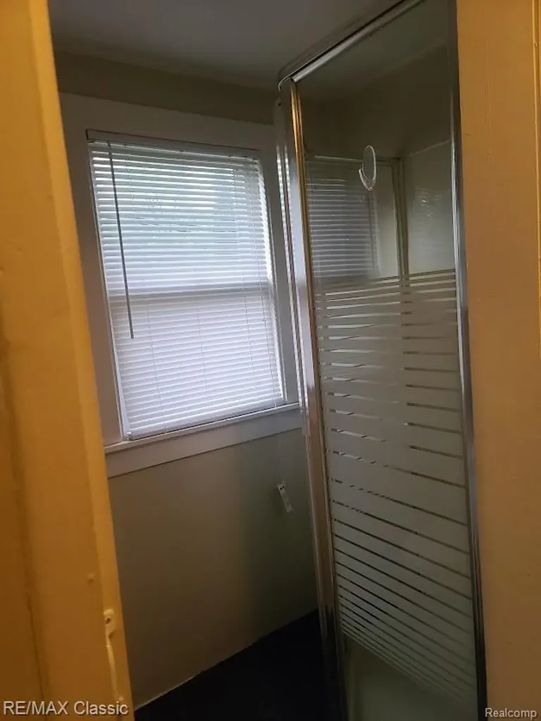 304 Baker Street Royal Oak City MI 48067