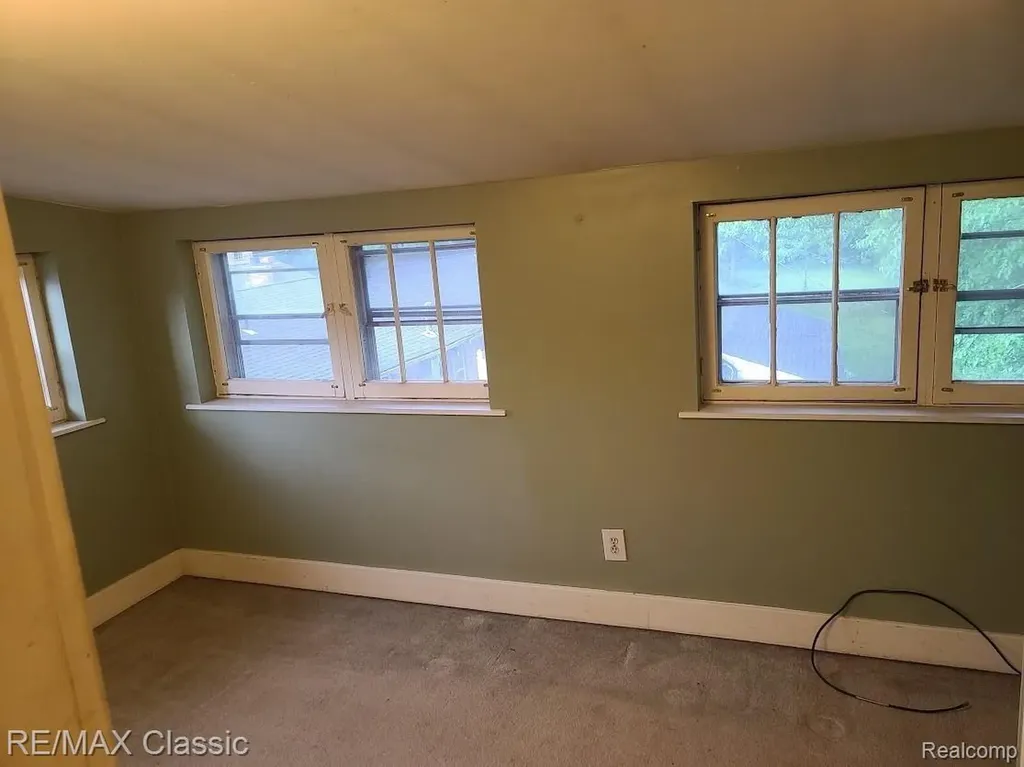 304 Baker Street Royal Oak City MI 48067