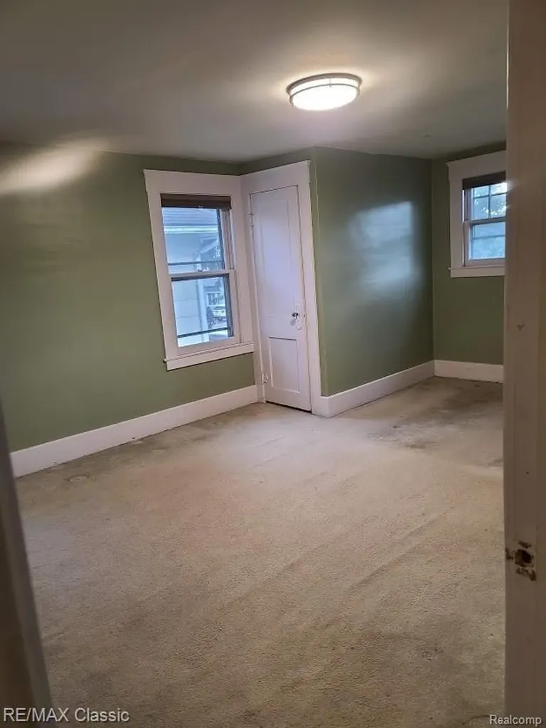 304 Baker Street Royal Oak City MI 48067