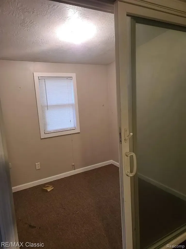 304 Baker Street Royal Oak City MI 48067