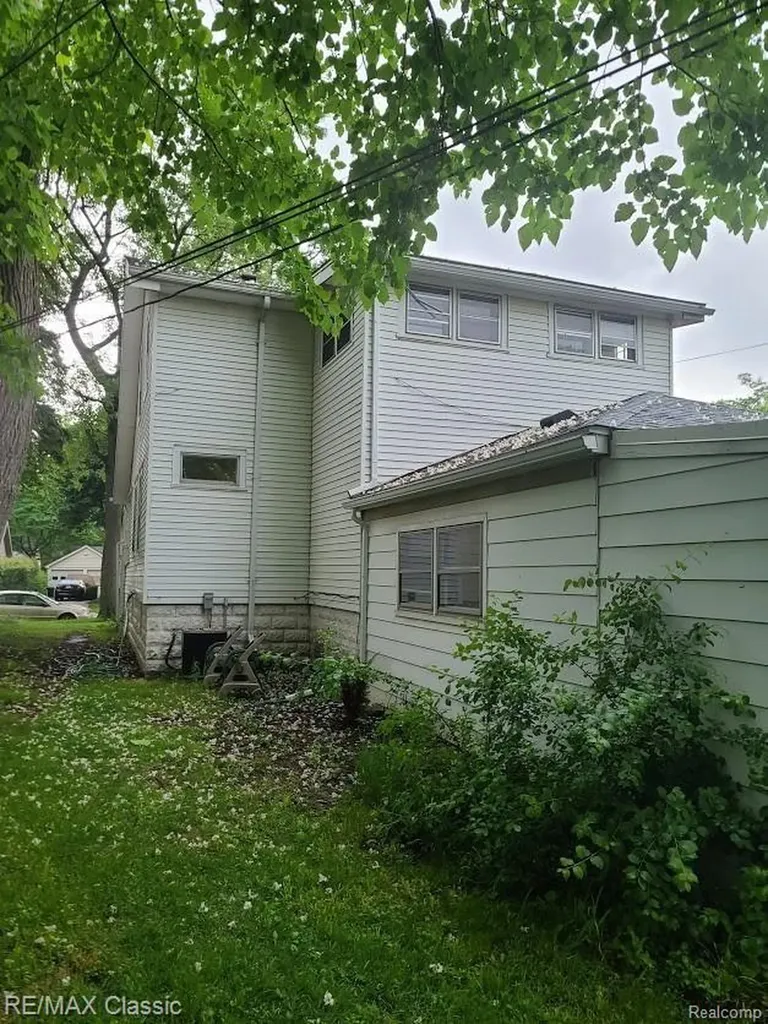 304 Baker Street Royal Oak City MI 48067