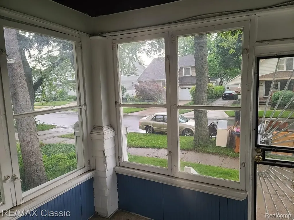 304 Baker Street Royal Oak City MI 48067