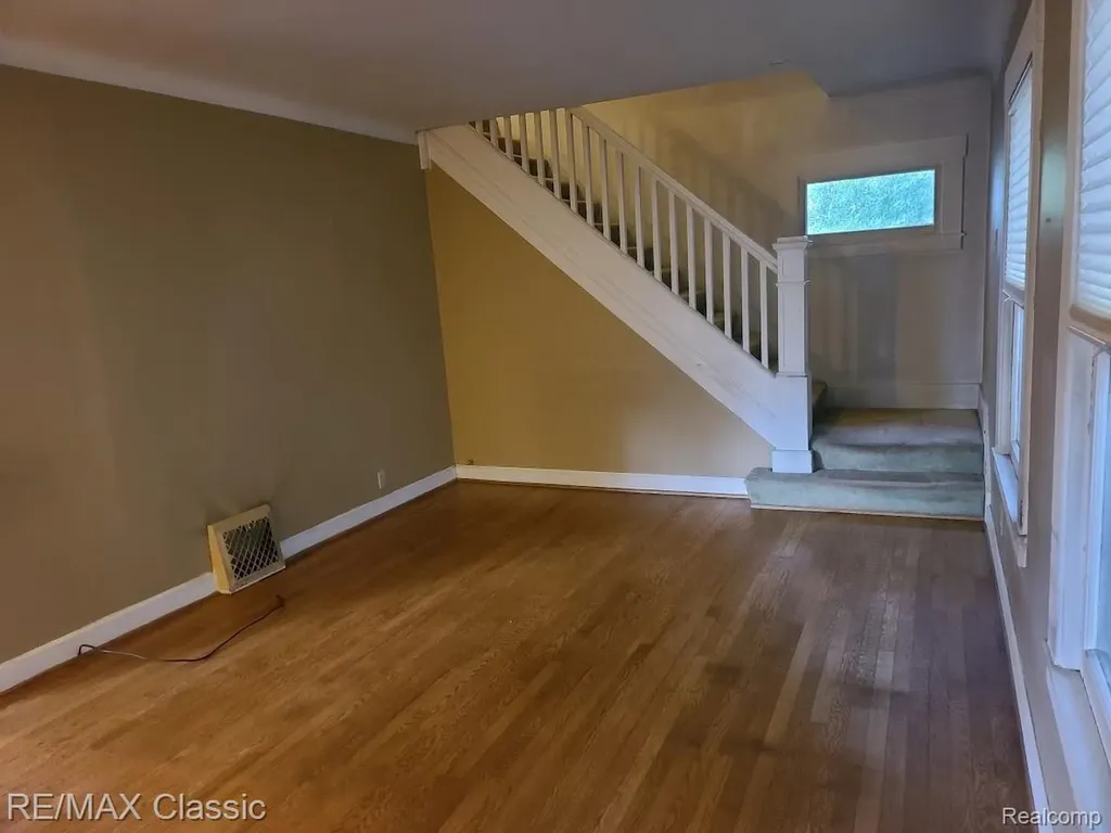 304 Baker Street Royal Oak City MI 48067