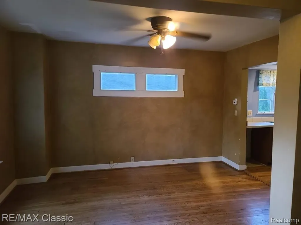 304 Baker Street Royal Oak City MI 48067