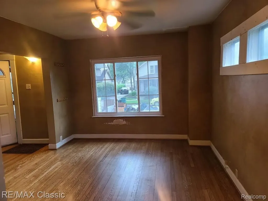 304 Baker Street Royal Oak City MI 48067