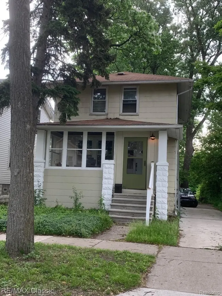300 Baker Street Royal Oak City MI 48067