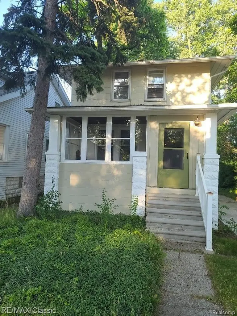 300 Baker Street Royal Oak City MI 48067