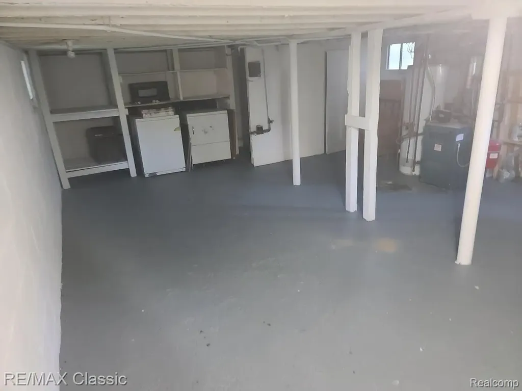 300 Baker Street Royal Oak City MI 48067
