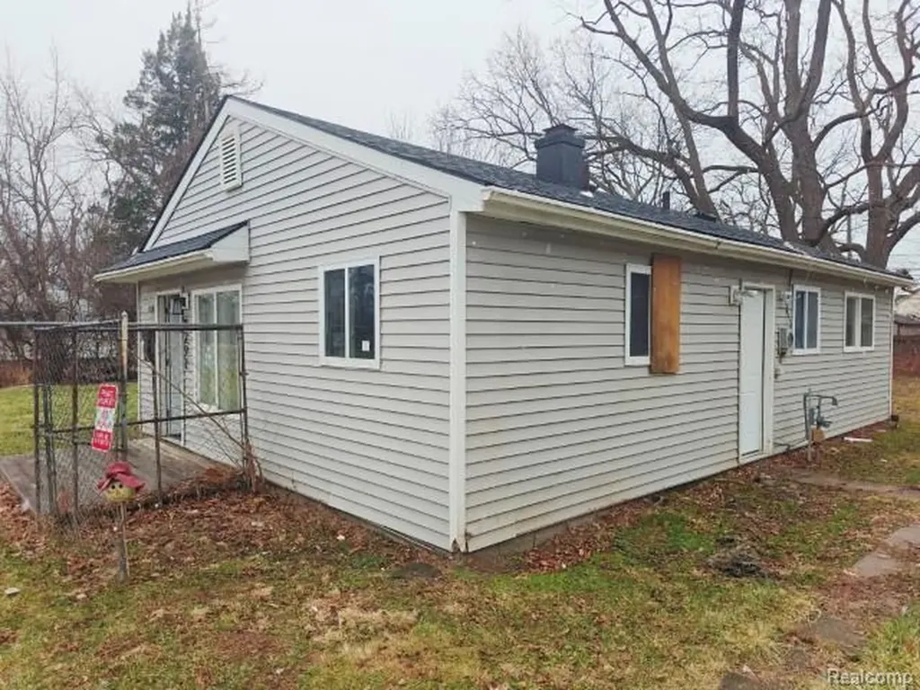 8291 Mettetal Street Detroit City MI 48228
