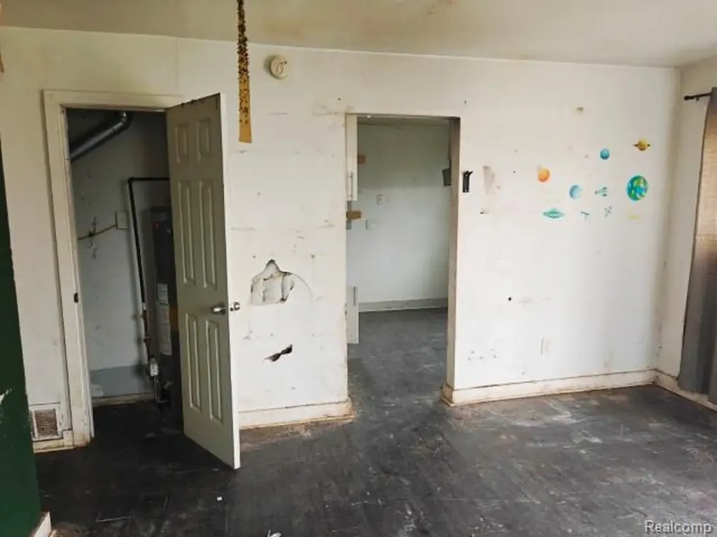 8291 Mettetal Street Detroit City MI 48228