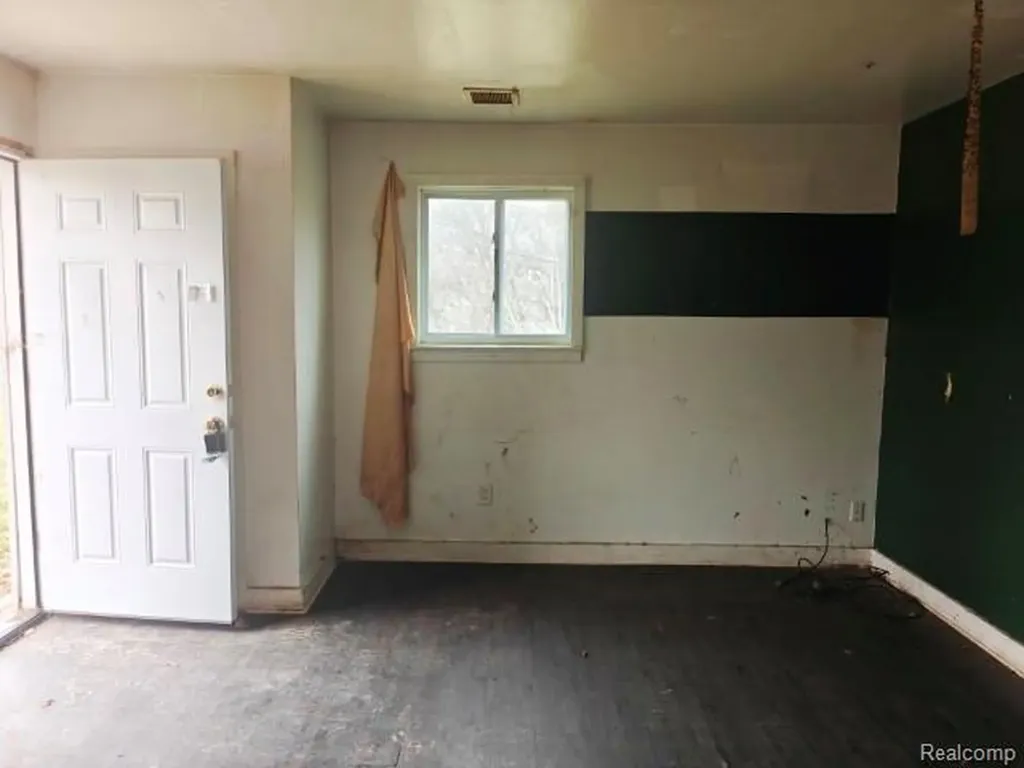 8291 Mettetal Street Detroit City MI 48228