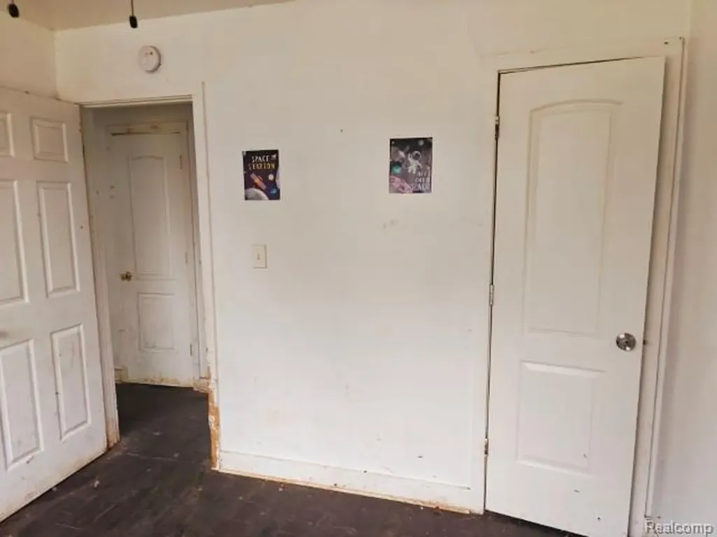 8291 Mettetal Street Detroit City MI 48228