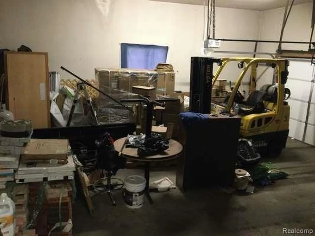 575 Louisa Street Flint City MI 48503