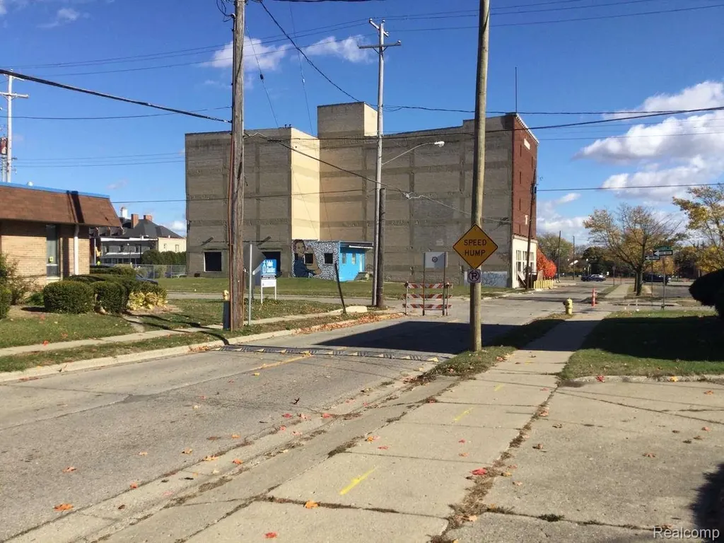 575 Louisa Street Flint City MI 48503