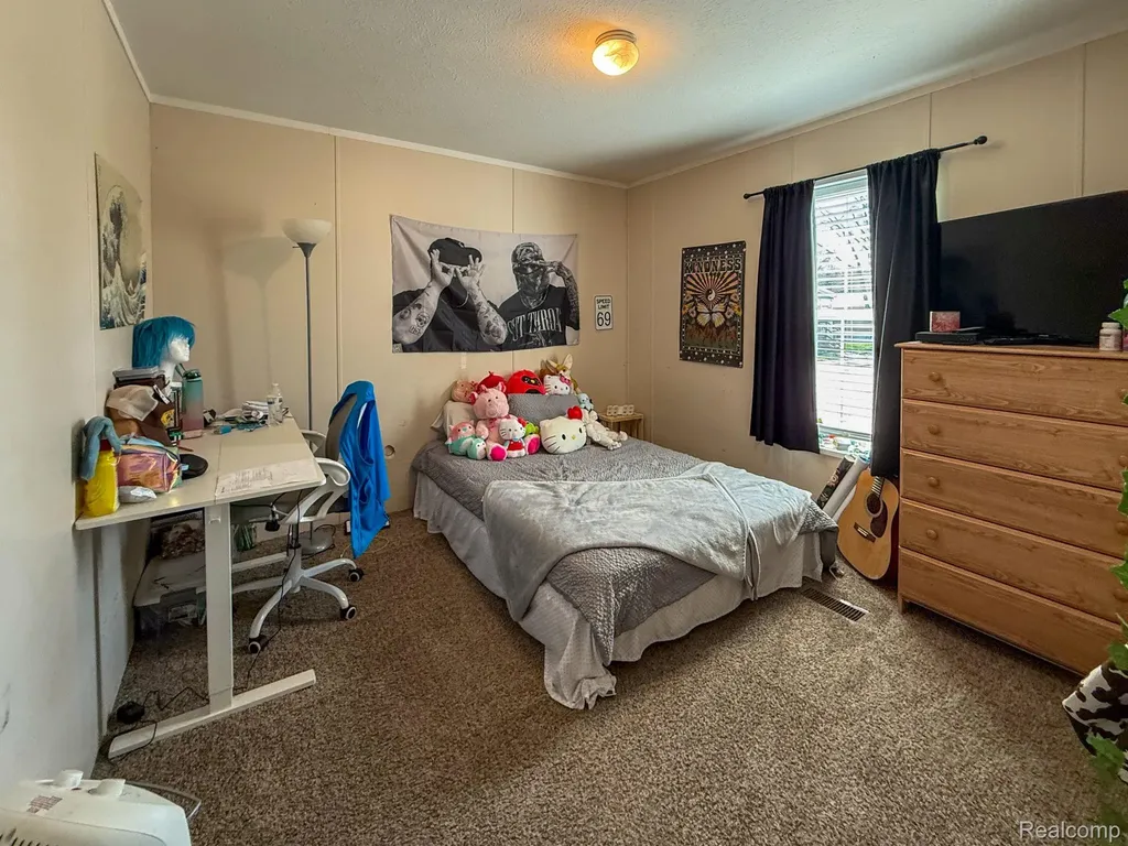 389 Rustic Lane N Sumpter Township MI 48111