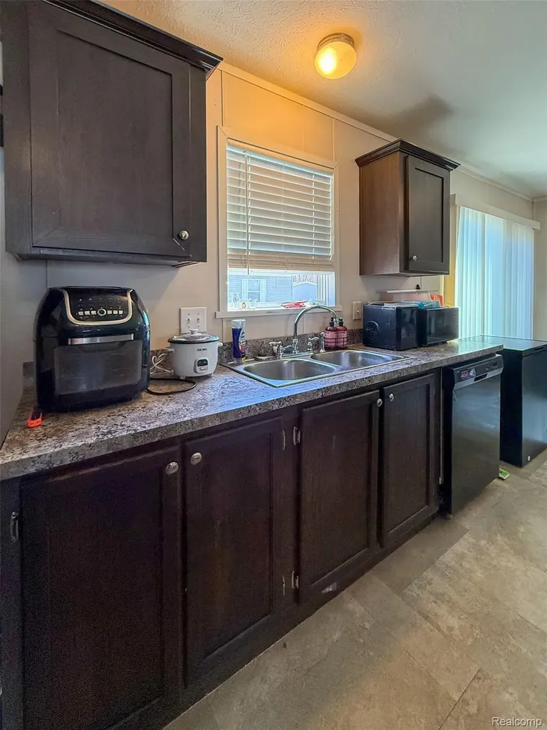 389 Rustic Lane N Sumpter Township MI 48111