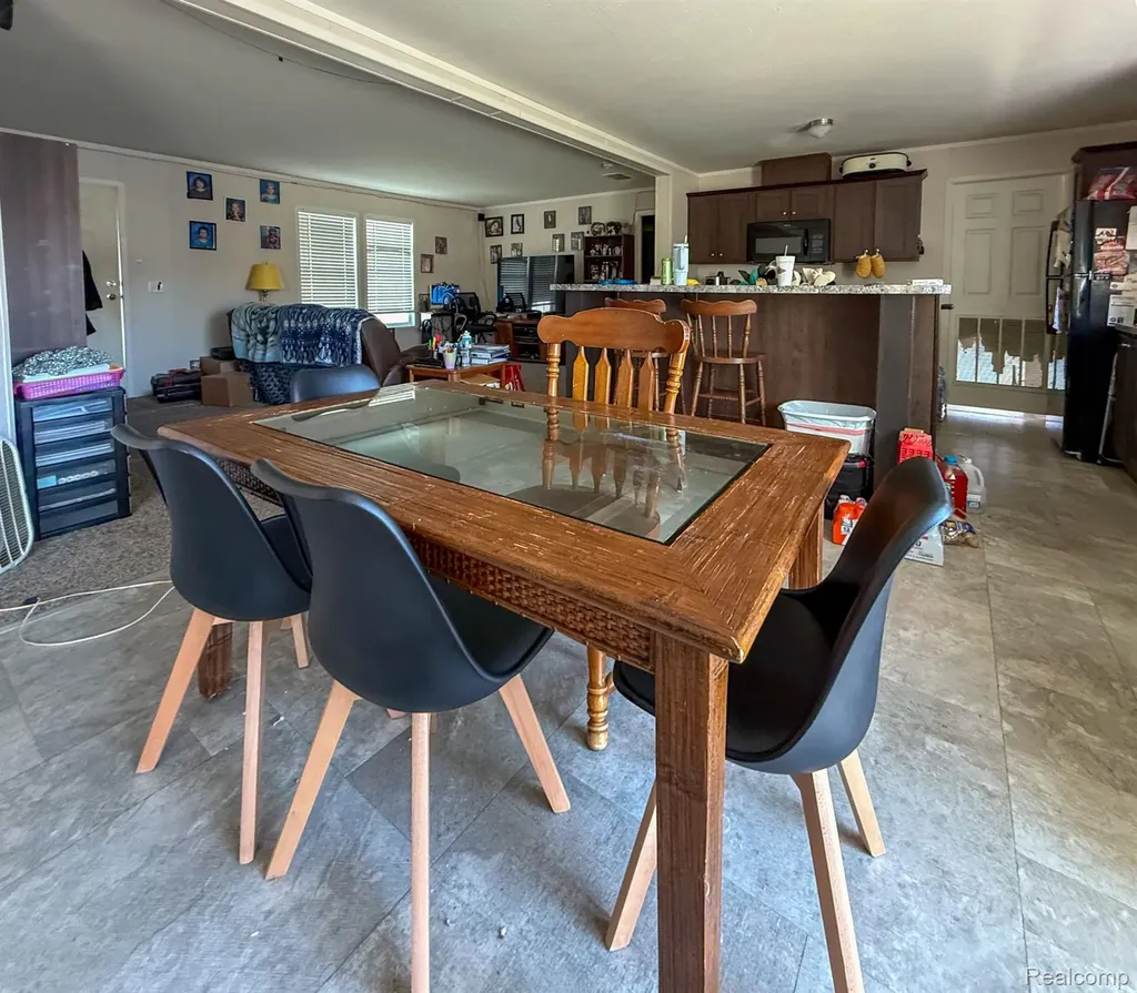 389 Rustic Lane N Sumpter Township MI 48111